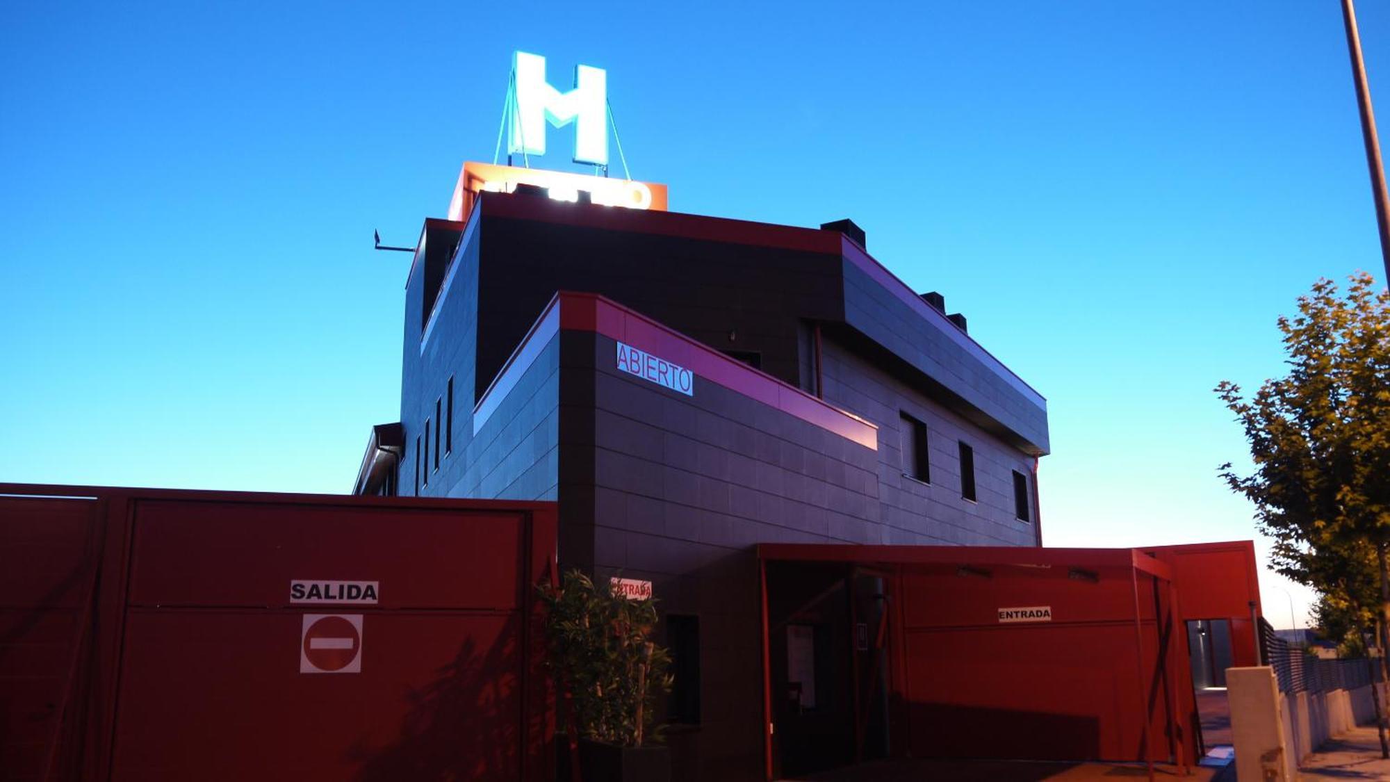 V Hotel Arroyomolinos Kültér fotó